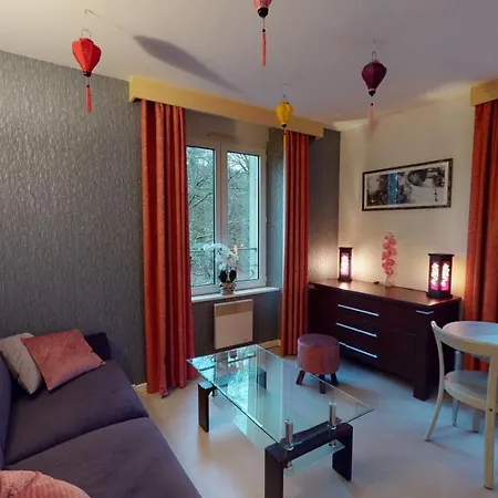 La Demoiselle Des Roches 3*