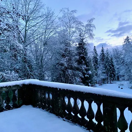 La Demoiselle Des Roches