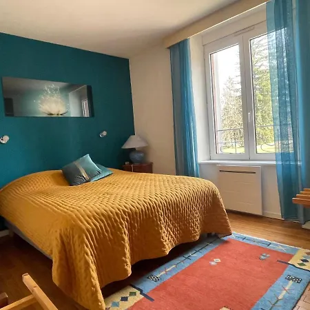 La Demoiselle Des Roches 3*