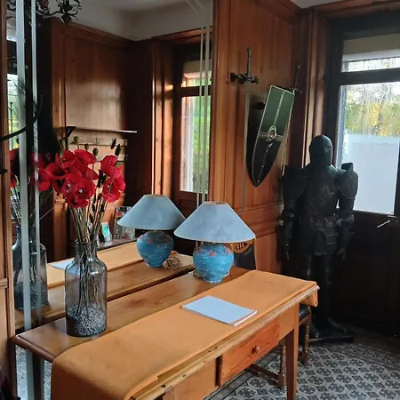La Demoiselle Des Roches 3*