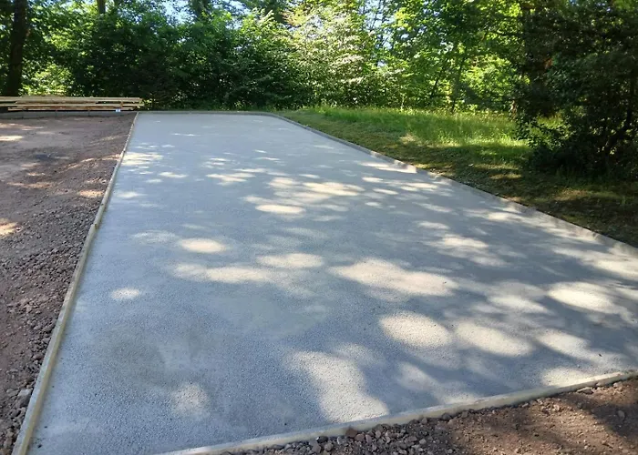 La Demoiselle Des Roches